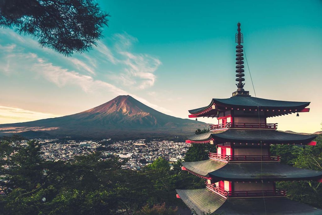 Mount Fuji photo by Max Bender on Unsplash